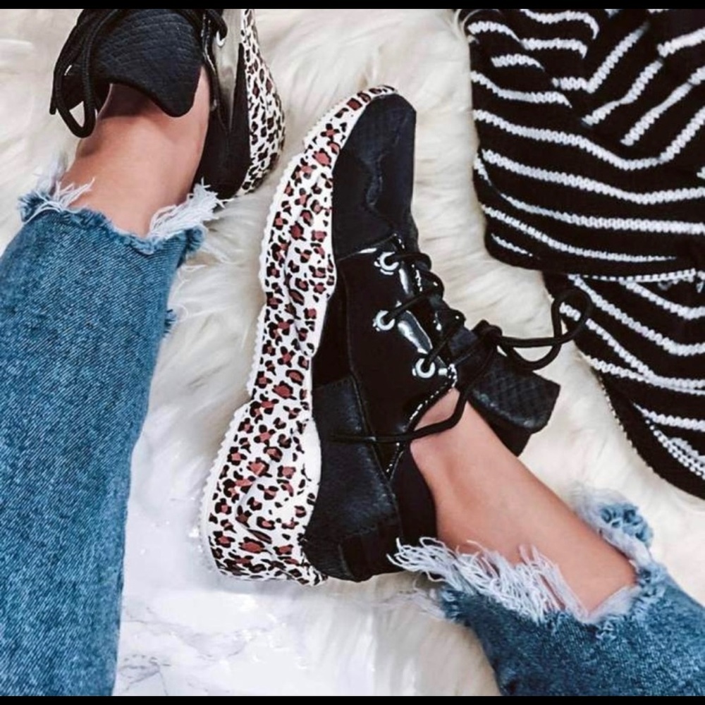 Black leopard sneakers